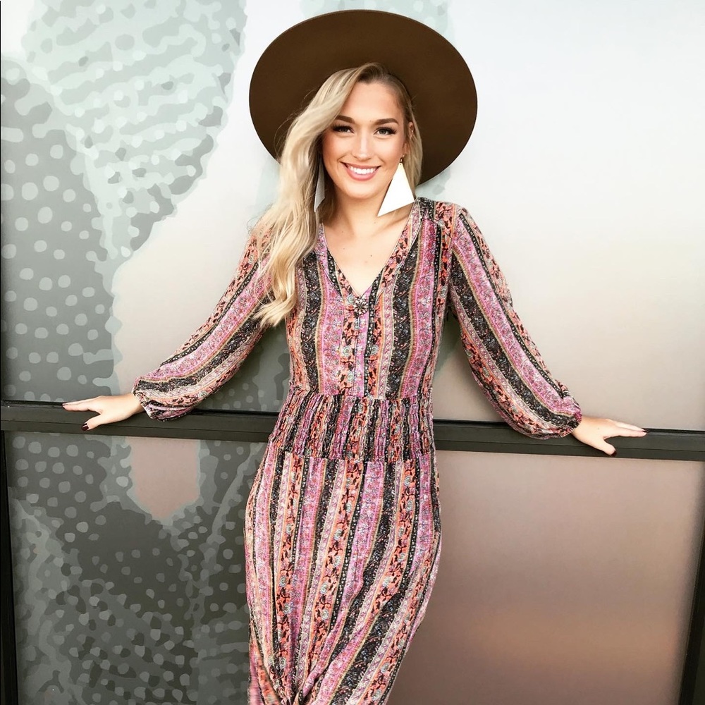 Meet your Posher, Dusty Diamonds Boutique!